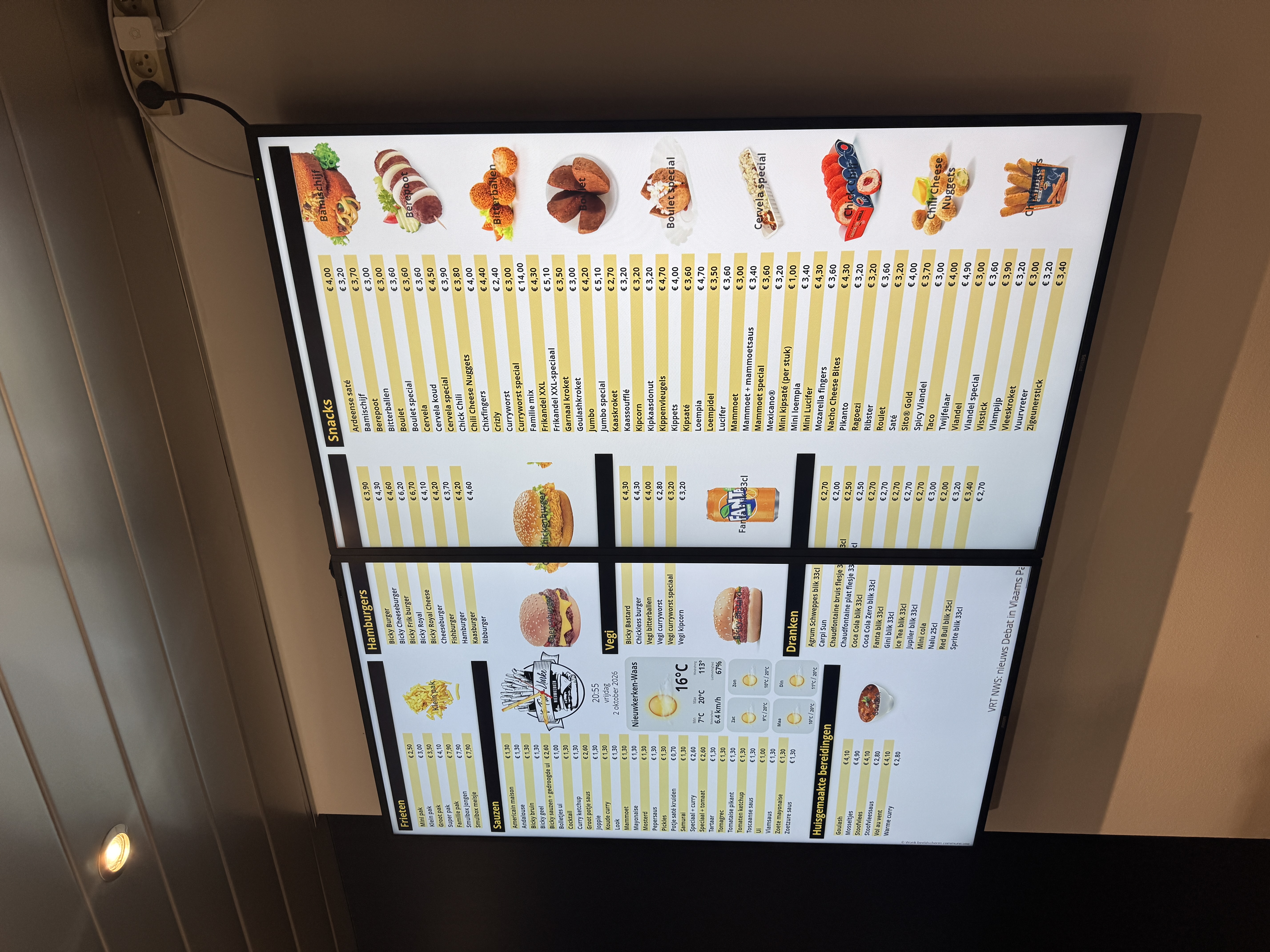 Digitale menuborden met actuele prijslijst bij ’t Friet-Uurke